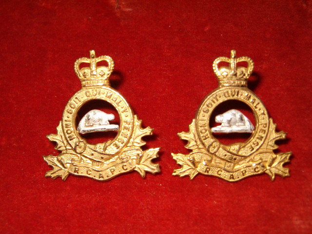 RCAPC QC Officer's SG Collar Badge Pair